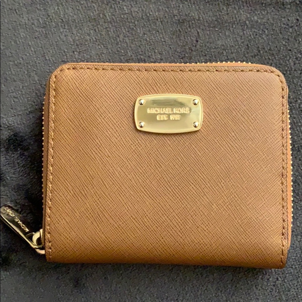Michael Kors zipper wallet